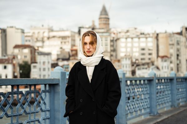 Les écharpes et foulards qui boosteront votre style distinctif