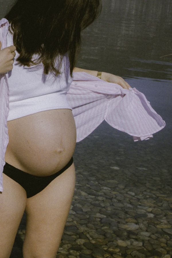 Pourquoi s’offrir une séance photo pendant sa grossesse ? Plus qu’un souvenir, une façon de se réapproprier son image